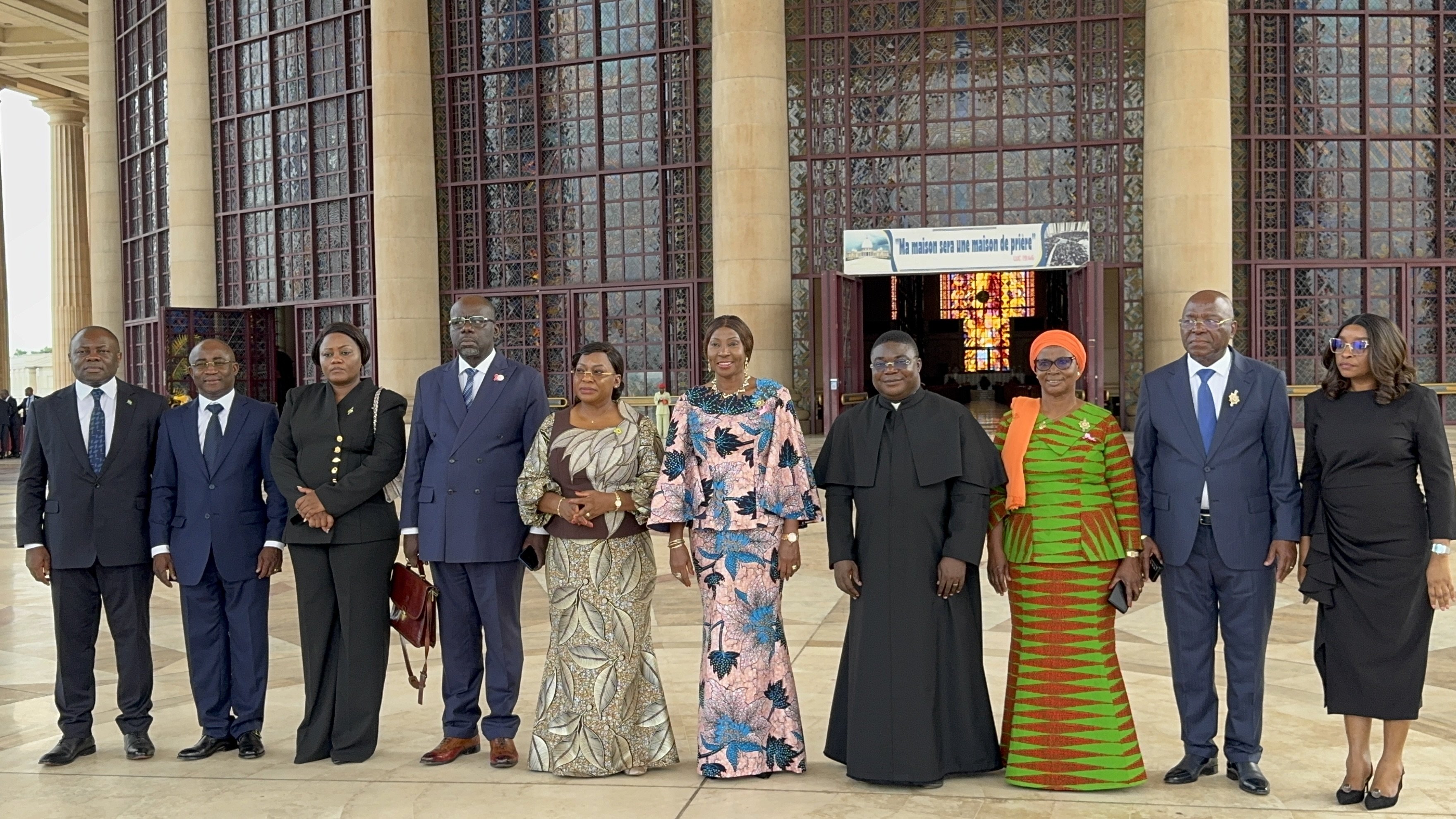 La Présidente du Sénat du Gabon en visite à la Basilique Notre-Dame de la Paix
